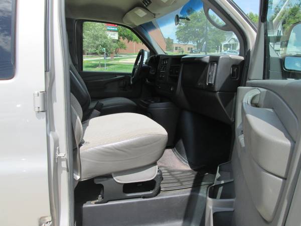 2008 CHEVROLET EXPRESS G3500 - - by dealer - vehicle for sale in Lincoln, NE – photo 11