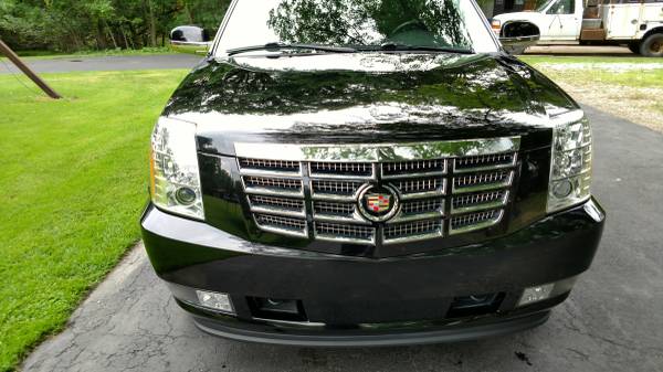 2013 Cadillac Escalade Platinum AWD - cars & trucks - by owner -... for sale in Cleveland, OH – photo 3