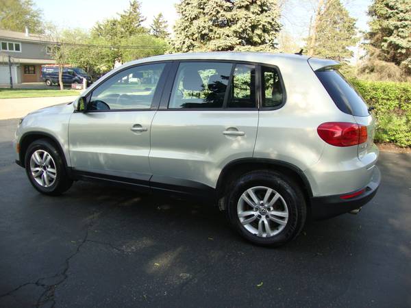 2014 VW Tiguan (1 Owner/Excellent Condition/Extra Clean) 1 Owner for sale in Northbrook, IL – photo 3