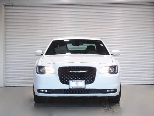 2015 Chrysler 300 S !!Bad Credit, No Credit? NO PROBLEM!! - cars &... for sale in WAUKEGAN, IL – photo 2
