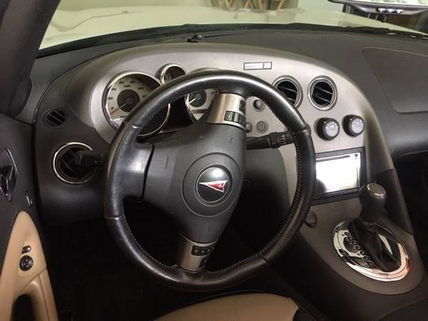 2008 Pontiac Solstice - cars & trucks - by owner - vehicle... for sale in Westerville, OH – photo 4