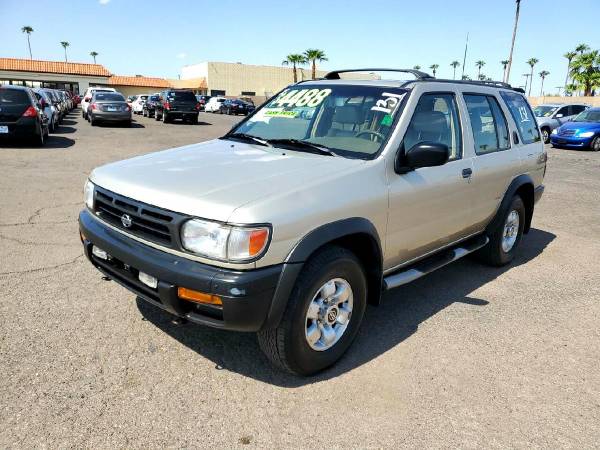 1997 Nissan Pathfinder XE 4-door 4WD FREE CARFAX ON EVERY VEHICLE -... for sale in Glendale, AZ – photo 2
