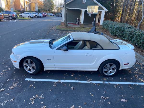 2007 Mustang GT Convertible / LOW MILES / Excellent Condition !!! -... for sale in Chapel hill, NC – photo 2