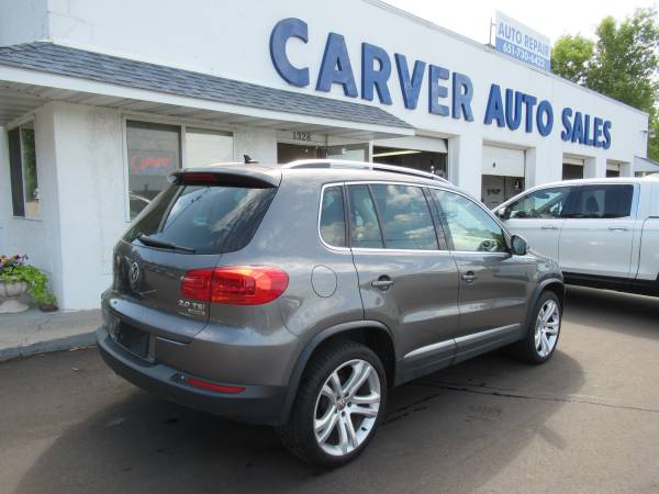 2013 Volkswagen Tiguan SE AWD with only 69K Moon Roof Warranty! for sale in Minneapolis, MN – photo 4