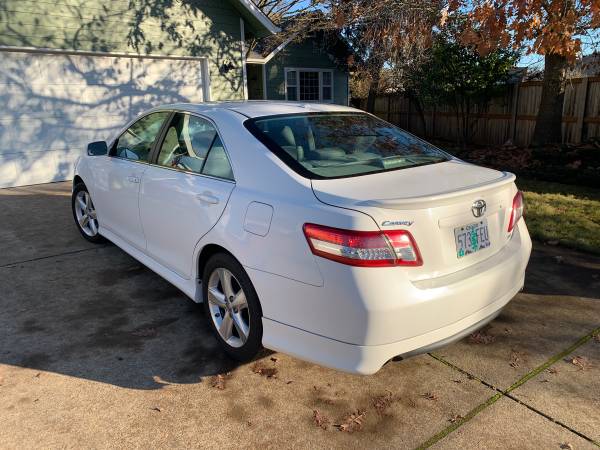 2011 Toyota Camry SE - cars & trucks - by owner - vehicle automotive... for sale in Springfield, OR – photo 3