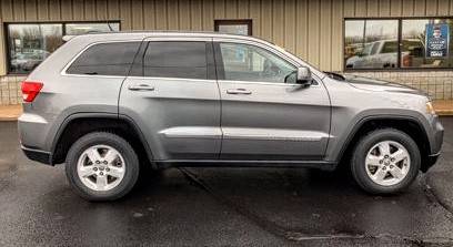 2012 Jeep Grand Cherokee 4×4 (Heated Seats) - cars & trucks - by... for sale in Loves Park, IL – photo 4