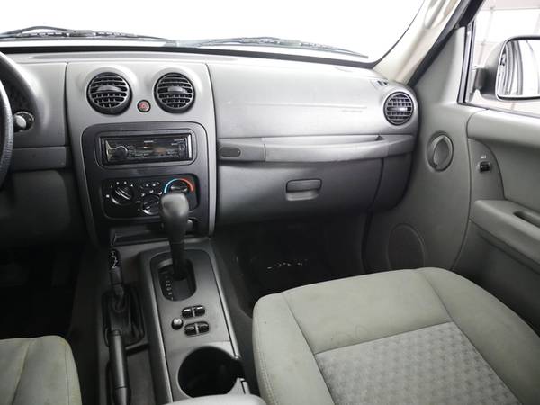 2006 Jeep Liberty Sport - - by dealer - vehicle for sale in Inver Grove Heights, MN – photo 19