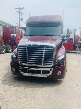 2013 FREIGHTLINER CASCADIA for sale in NEWARK, NY – photo 2
