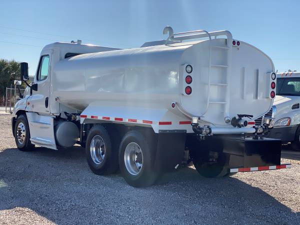 2015 FREIGHTLINER WATER TRUCK - cars & trucks - by dealer - vehicle... for sale in YUMA, OR – photo 2