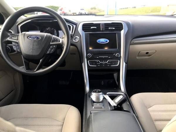 2017 Ford Fusion SE - cars & trucks - by dealer - vehicle automotive... for sale in Shippensburg, PA – photo 15
