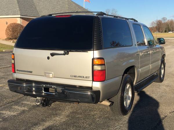 2004 Chevrolet Suburban 2 wheel drive 3rd Row No Rust $6450 - cars &... for sale in Chesterfield Indiana, IN – photo 6