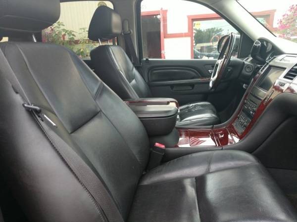 2012 Cadillac Escalade Luxury for sale in Greenfield, WI – photo 12