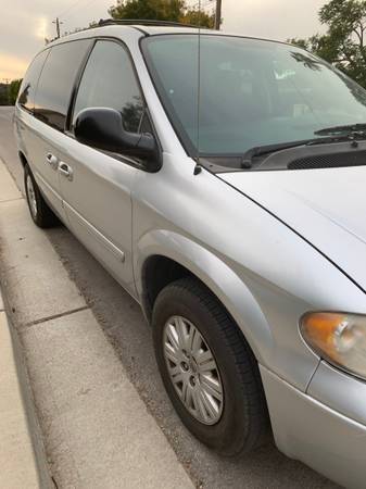 2007 Chrysler Town & Country - cars & trucks - by owner - vehicle... for sale in Santa Maria, CA – photo 2