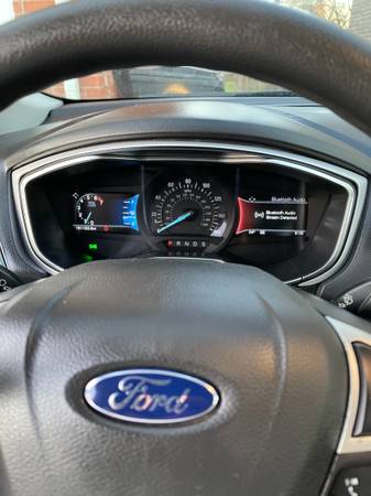 2015 Ford fusión se - cars & trucks - by owner - vehicle automotive... for sale in Louisville, KY – photo 2