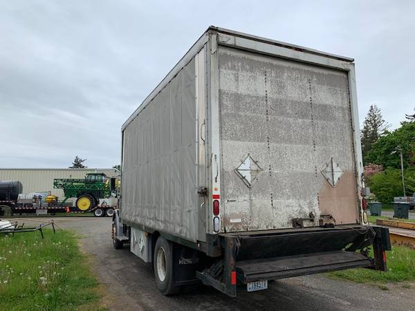 Freightliner w/curtain side box for sale in Ferndale, WA – photo 10