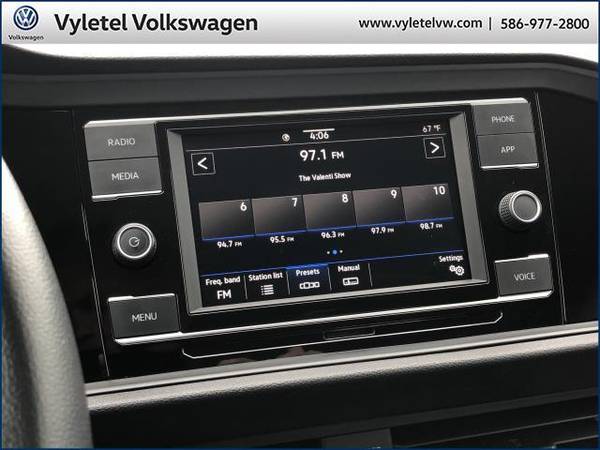 2020 Volkswagen Jetta sedan S Auto w/ULEV - Volkswagen Pure White for sale in Sterling Heights, MI – photo 20