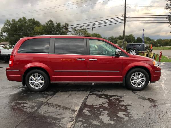 Clean! 2008 Chrysler Town & Country! Loaded! 3rd Row! for sale in Ortonville, MI – photo 6