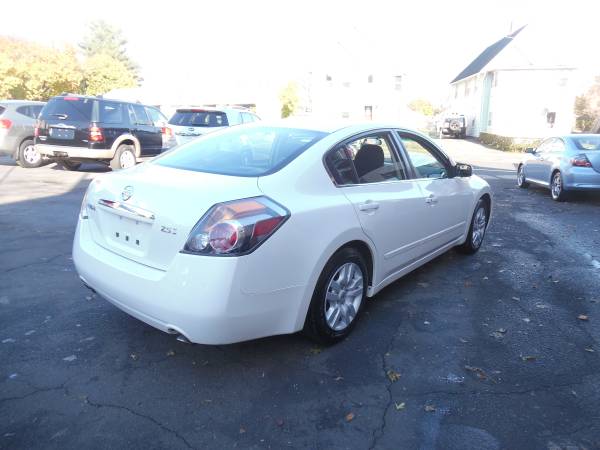 2009 Nissan Altima - cars & trucks - by dealer - vehicle automotive... for sale in New Britain, CT – photo 3