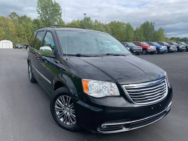2014 Chrysler Town & Country! Touring-L! DVD! Stow & Go! New Tires! for sale in Suamico, WI – photo 3
