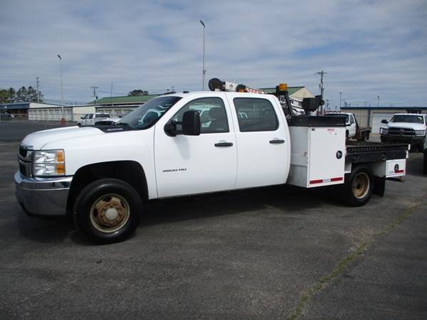 2014 Chevrolet Silverado 3500 DRW Utility Bed Crew Cab 4wd - cars & for sale in Lawrenceburg, AL – photo 2