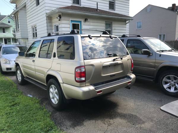 2001 Nissan Pathfinder LE for sale in West Springfield, MA – photo 3