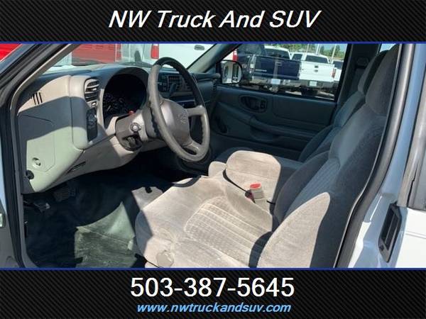 2001 Chevy S10 4x4 Xtended Cab Pick Up 4wd 4.3L V6 5SP Manual for sale in Milwaukee, OR – photo 7