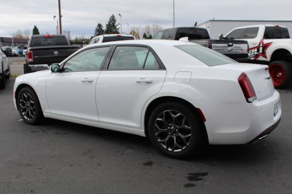 2018 Chrysler 300 300S Sedan 4D - - by dealer for sale in PUYALLUP, WA – photo 5