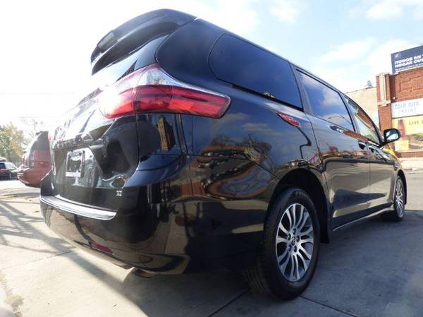 2020 Toyota Sienna XLE - Call or TEXT! Financing Available! - cars &... for sale in Chicago, IL – photo 10
