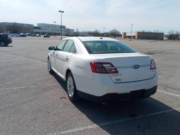 2014 Ford Taurus SEL sedan White Platinum Metallic Tri-Coat - cars & for sale in Columbus, OH – photo 7