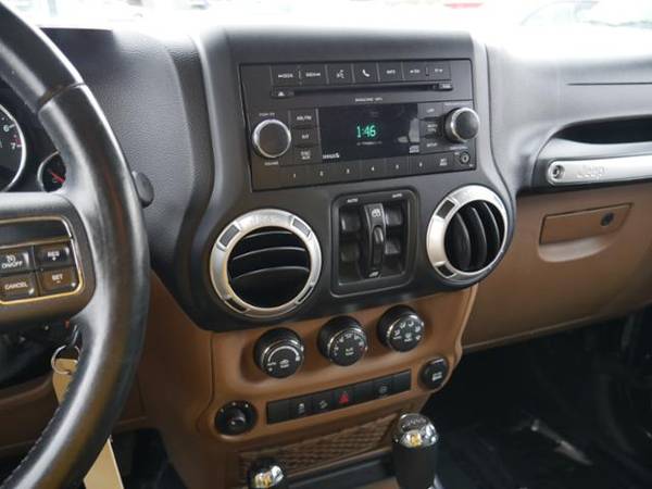2011 Jeep Wrangler Unlimited Sahara for sale in Walser Experienced Autos Burnsville, MN – photo 8