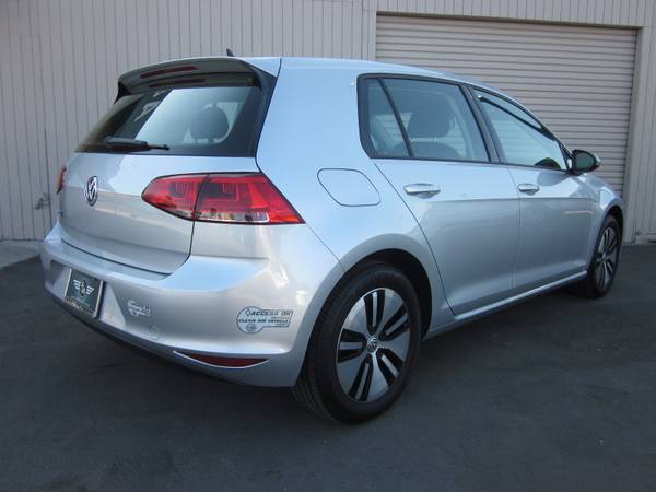2016 VW e-Golf, Only 17k Mi, Heated Seats, Factory Warranty, Carfax for sale in Fresno, OR – photo 4