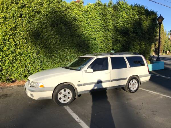 VOLVO 2000 V70 XC/SE 4WD CROSSCOUNTRY WAGON - cars & trucks - by... for sale in Palm Springs, CA – photo 2