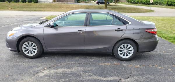 2015 Toyota Camry LE - cars & trucks - by owner - vehicle automotive... for sale in Rockford, IL – photo 2