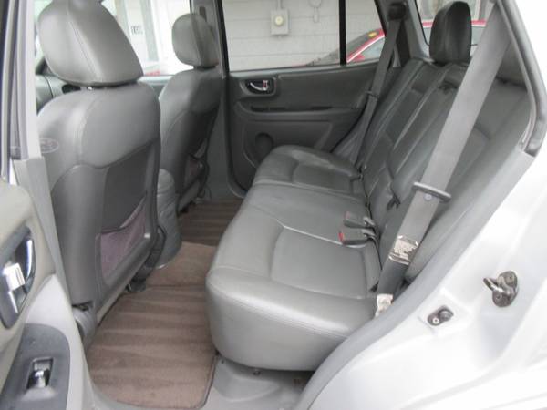 2004 Hyundai Sante FE AWD SUV - Auto/Leather/Wheels/Roof - NICE!! for sale in Des Moines, IA – photo 10