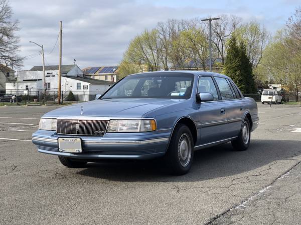 1988 Lincoln Continental Signature Series, Low Mileage! Like New! for sale in West Harrison, NY – photo 2