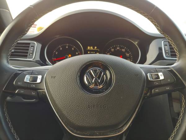 2016 VOLKSWAGEN JETTA 1.8T LOW MILES! LEATHER! CLEAN CARFAX! LIKE... for sale in Norman, TX – photo 10