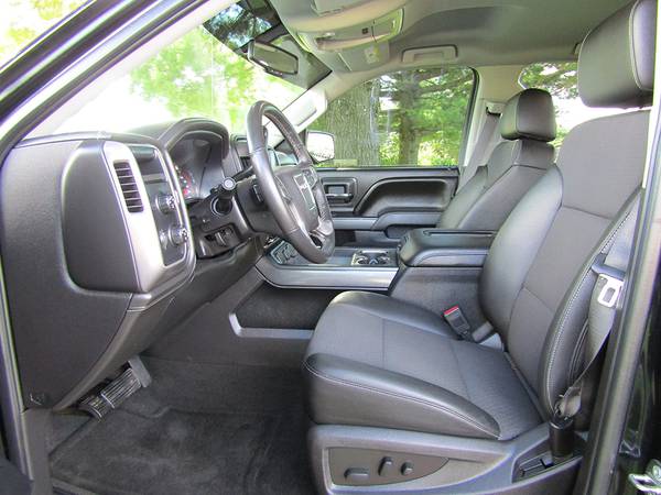 2016 GMC Sierra Crew Cab All Terrain Edition - Low Miles - Extras$$ for sale in New Glarus, WI – photo 13