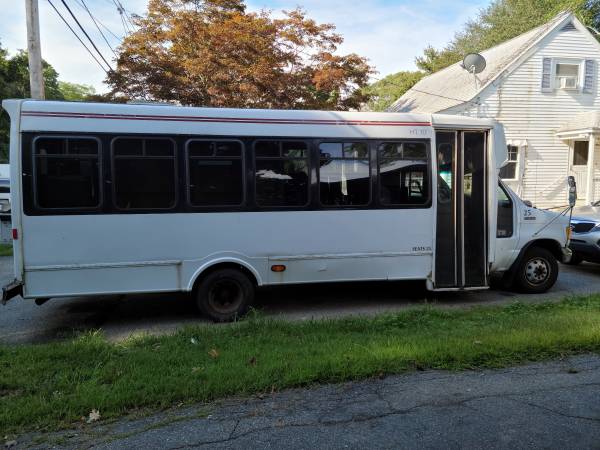 Shuttle bus - cars & trucks - by owner - vehicle automotive sale for sale in Somerset, RI – photo 5