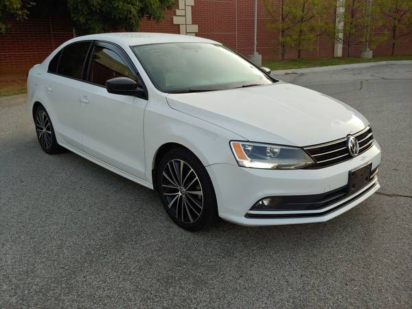 2016 VOLKSWAGEN JETTA 1.8T LOW MILES! LEATHER! CLEAN CARFAX! LIKE... for sale in Norman, TX – photo 2
