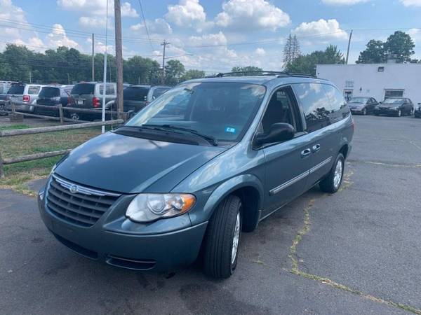 2005 Chrysler Town Country 4dr LWB Touring FWD - cars & trucks - by... for sale in East Windsor, MA – photo 3