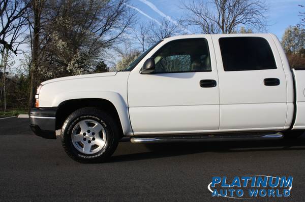 2005 CHEVROLET 1500 CREW CAB 4X4 Z71 - - by dealer for sale in Fredericksburg, District Of Columbia – photo 3