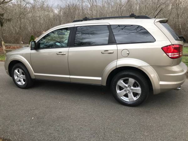2009 Dodge Journey SXT three rows Only 59 k!!Mint - cars & trucks -... for sale in madison, CT – photo 3