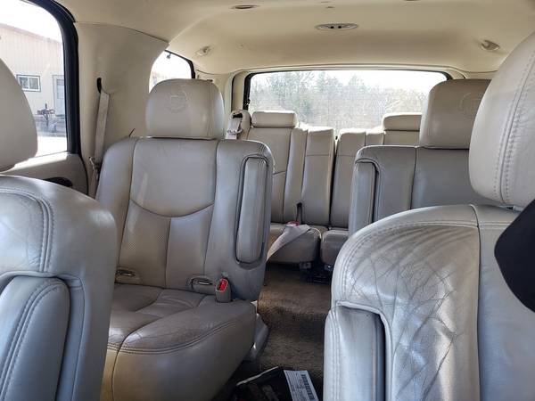 2003 Cadillac Escalade SUV - - by dealer - vehicle for sale in New London, WI – photo 11