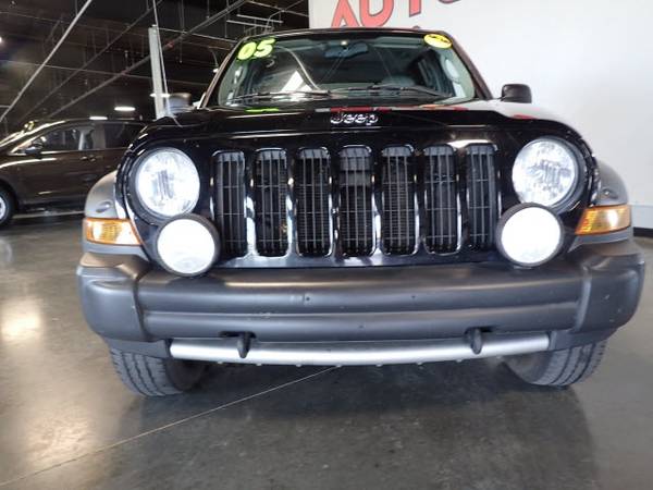 2005 Jeep Liberty Renegade 4WD 4dr SUV, Black for sale in Gretna, IA – photo 3