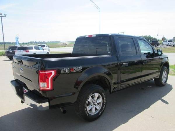 2016 Ford F150 XLT pickup Black for sale in Marengo, IA – photo 3