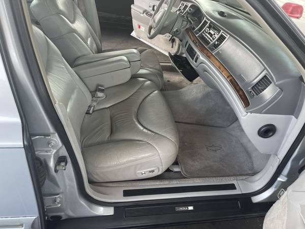 1996 Lincoln Town Car - Fresh Goodyears - Cartier Designer Series for sale in Gonzales, LA – photo 14