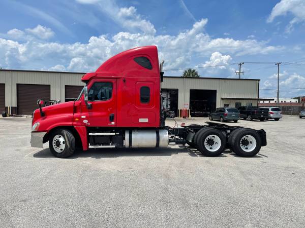 2012 SEMI TRUCK FREIGHTLINER CASCADIA - - by dealer for sale in Palm Coast, FL – photo 2