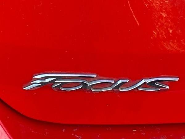 2016 Ford Focus 5dr HB SE Sedan - cars & trucks - by dealer -... for sale in Klamath Falls, OR – photo 10