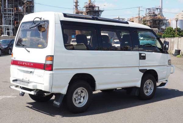 1991 Mitsubishi Delica Exceed Crystal Lite Roof 42,000 miles - cars... for sale in Taos Ski Valley, NM – photo 5