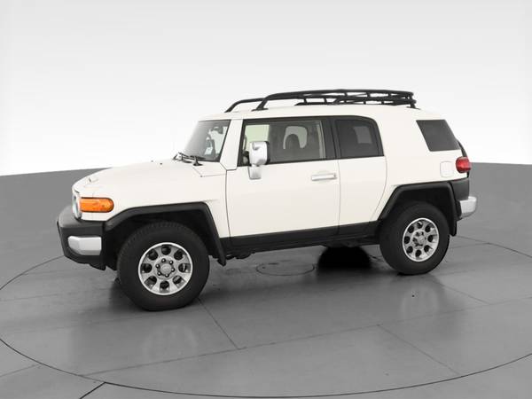 2013 Toyota FJ Cruiser Sport Utility 2D suv White - FINANCE ONLINE -... for sale in Knoxville, TN – photo 4